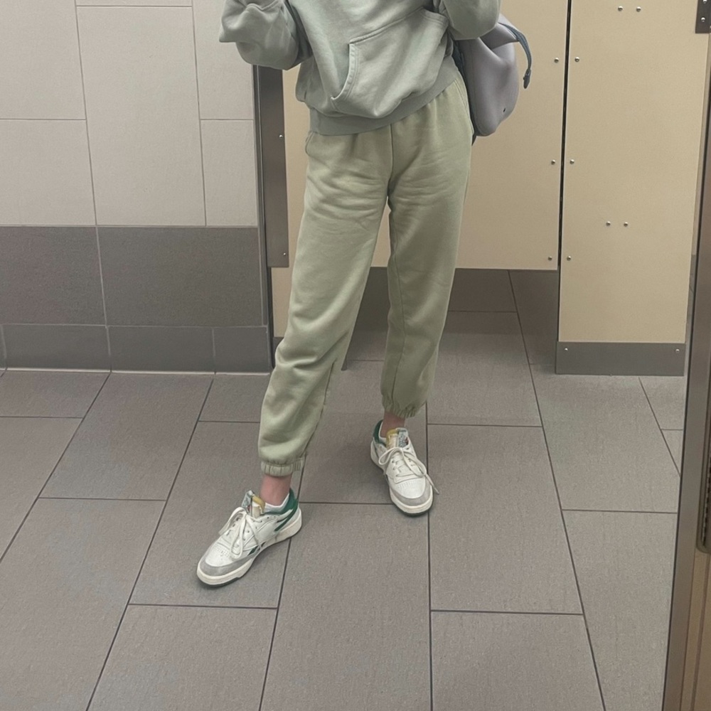 Aritzia Super Fleece Green Sweatpants